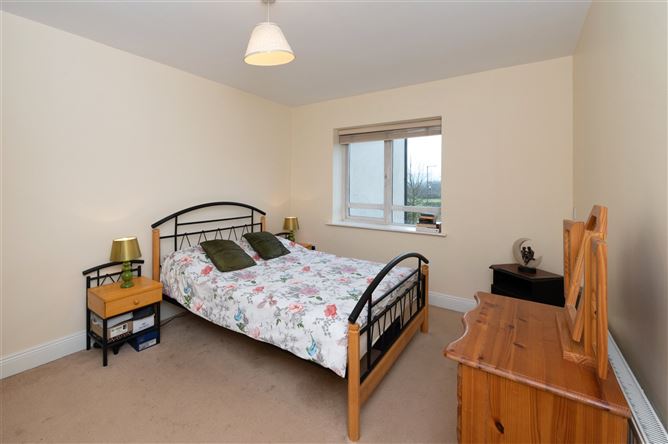 19 The Abbey, Classes Lake, Ovens, Co. Cork