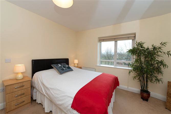 19 The Abbey, Classes Lake, Ovens, Co. Cork