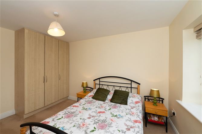 19 The Abbey, Classes Lake, Ovens, Co. Cork