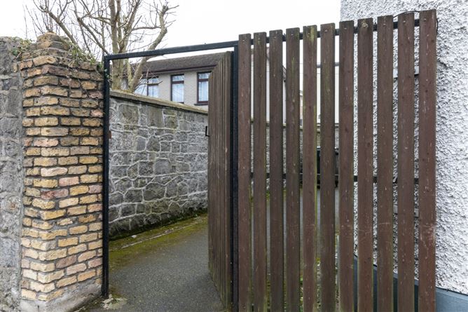 2 De Montfort, Convent Road, Tullamore, Co. Offaly
