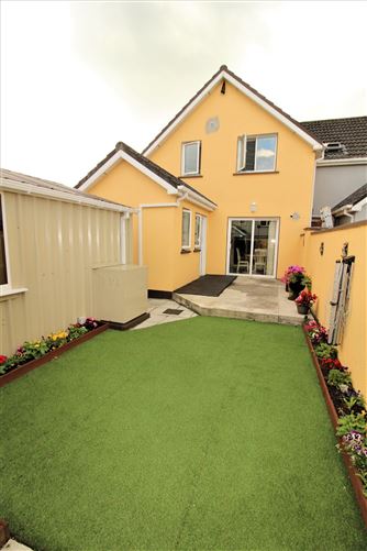 11 Manor Grove, Mountmellick, Co. Laois