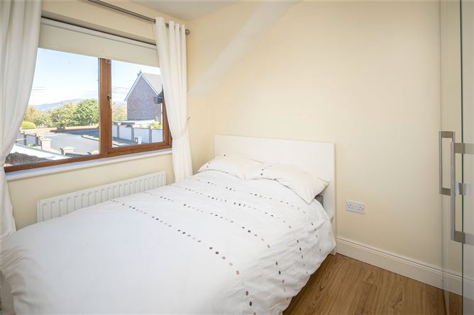 8 Harbour Grove, Point Road, Dundalk, Co. Louth