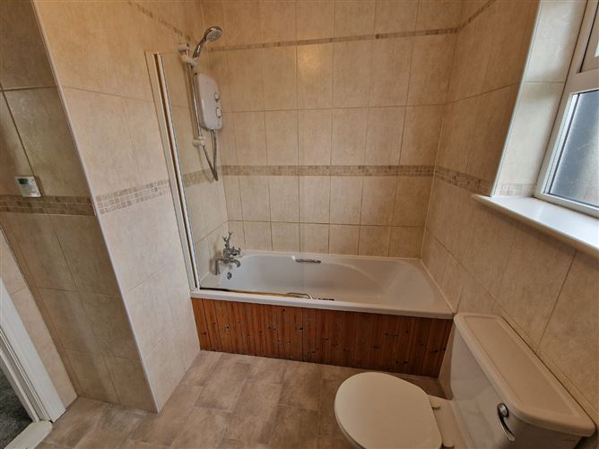 33 Ballymoneen, Tulla Road, Ennis, Co. Clare