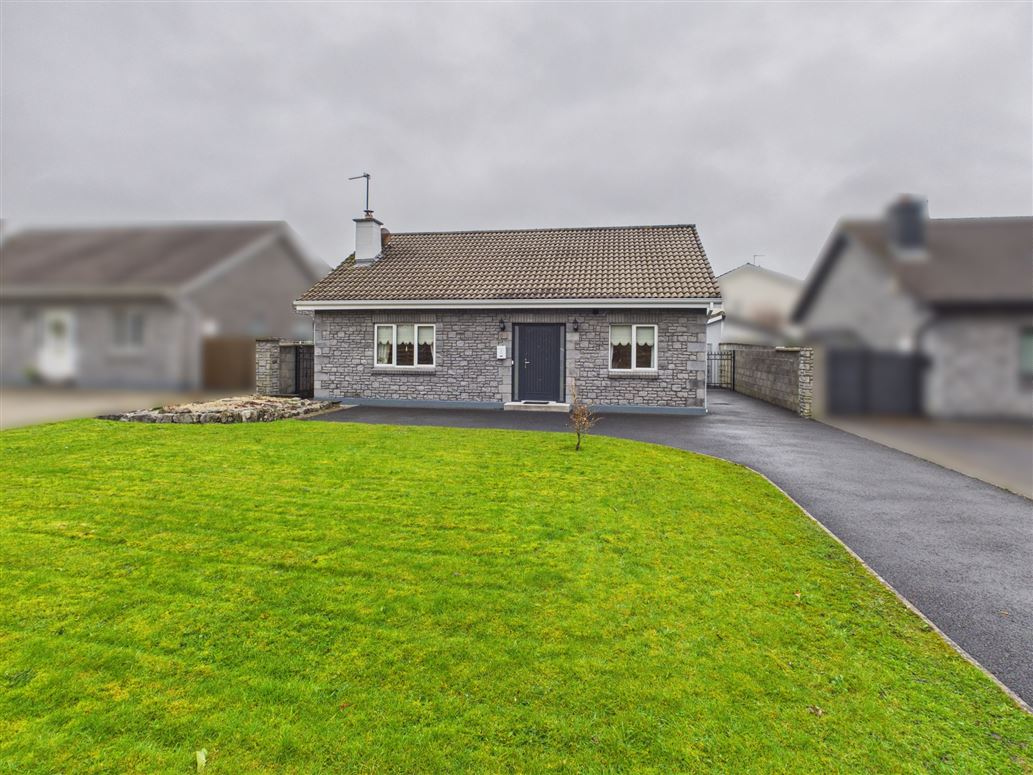 25 Greenhills View, The Pines, Ballinasloe, Co. Galway