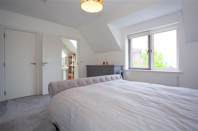 Photo 15 of 37 — 1 Shackelton Drive, Lucan, Co. Dublin , Dublin County, Dublin