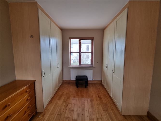 10 The Crescent, Cnoc na Greine, Kilcullen, Kildare