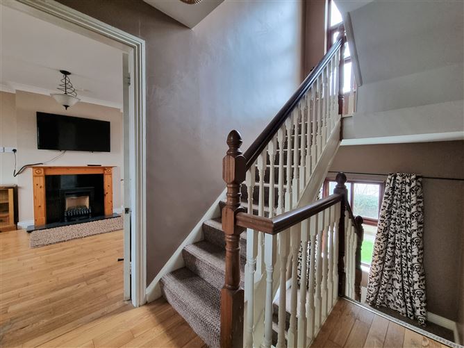 10 The Crescent, Cnoc na Greine, Kilcullen, Kildare