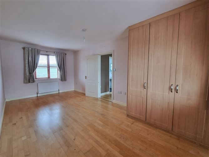 10 The Crescent, Cnoc na Greine, Kilcullen, Kildare