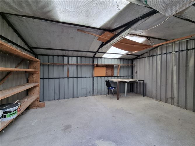 10 The Crescent, Cnoc na Greine, Kilcullen, Kildare