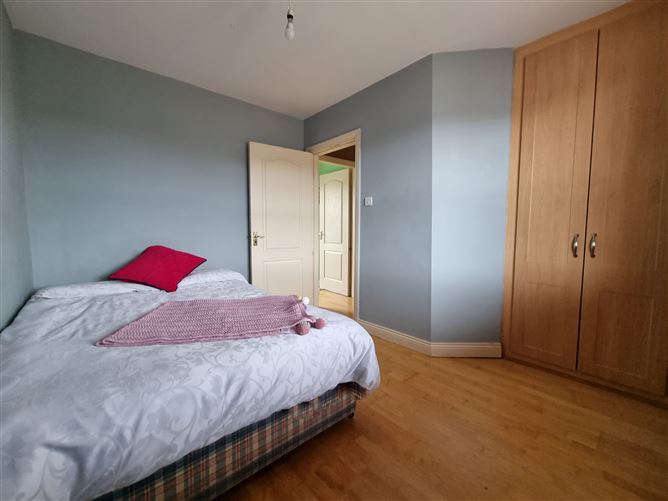 10 The Crescent, Cnoc na Greine, Kilcullen, Kildare