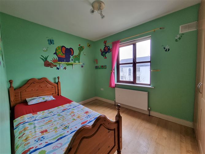 10 The Crescent, Cnoc na Greine, Kilcullen, Kildare