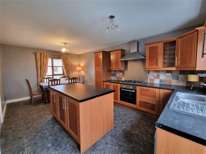10 The Crescent, Cnoc na Greine, Kilcullen, Kildare
