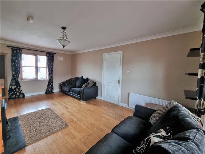 10 The Crescent, Cnoc na Greine, Kilcullen, Kildare