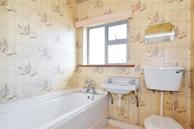 Setanta, 2 Dalton Place, Salthill, Galway