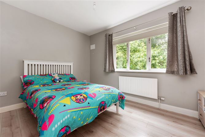 11 Pine Grove, Knocklyon, Dublin 16