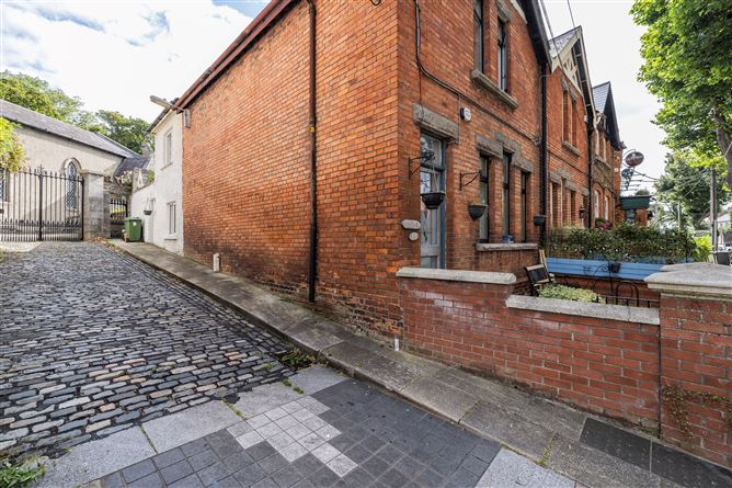 Carlref, 33A Main Street, Chapelizod, Dublin 20, Co. Dublin