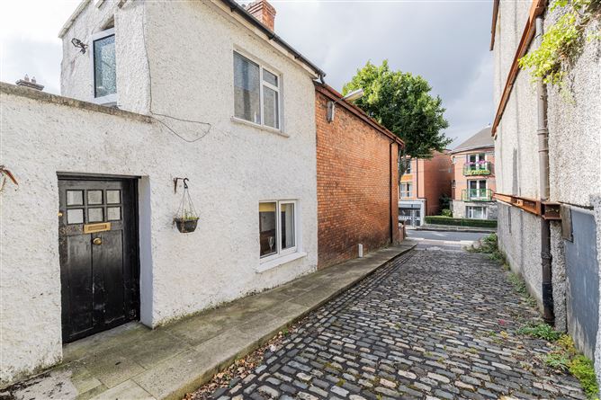 Carlref, 33A Main Street, Chapelizod, Dublin 20, Co. Dublin