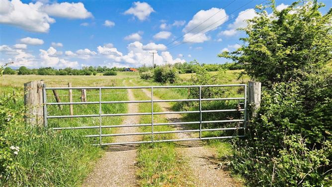 Lands Corryolus, Carrick-on-Shannon, Leitrim