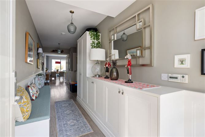 https://photos-a.propertyimages.ie/media/5/2/8/5009825/6d429c1b-0075-4204-96de-0193b95e2314_l.jpeg