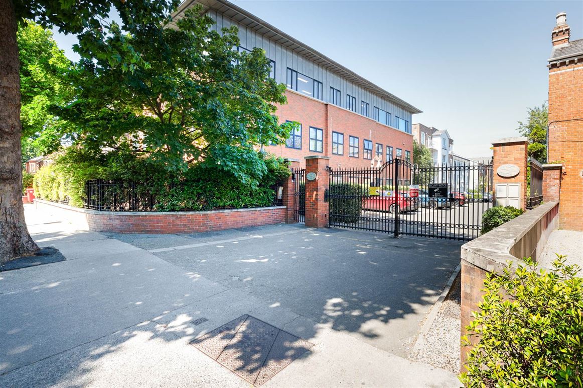 62 St James Wood, Dublin 8