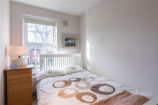 60 Brookfield, Kimmage, Dublin 12