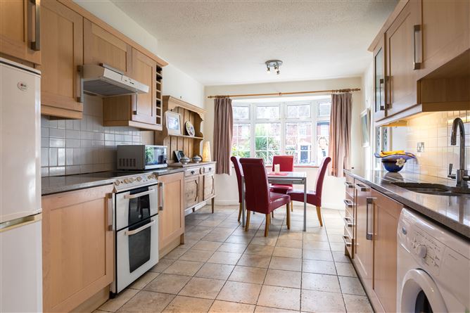 60 Brookfield, Kimmage, Dublin 12