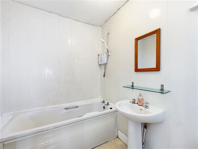 4 Hazelbourne, Cleaboy Road, Waterford City, Waterford