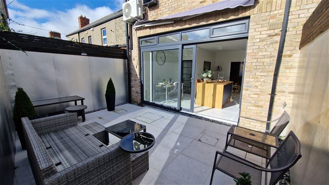 27 Ebenezer Terrace, South Circular Road, Dublin 8