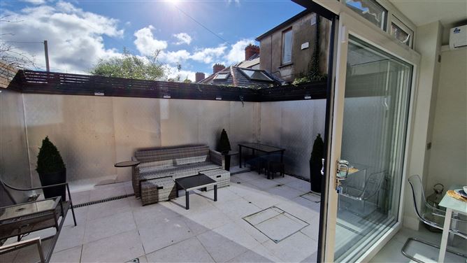 27 Ebenezer Terrace, South Circular Road, Dublin 8