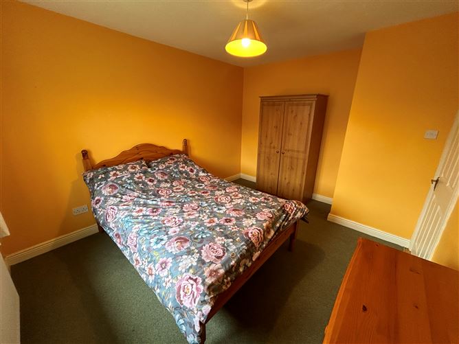20 The Cedars, Classes Lakes, Ovens, Cork