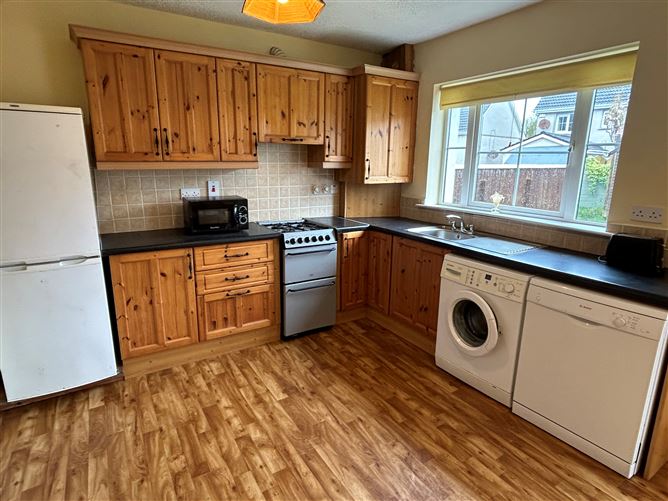 20 The Cedars, Classes Lakes, Ovens, Cork
