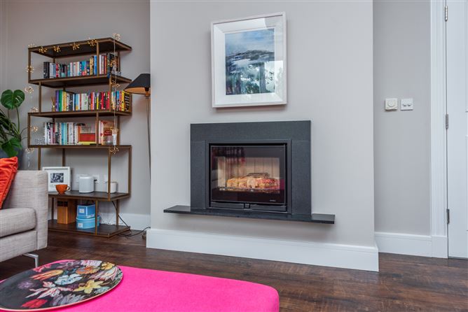 https://photos-a.propertyimages.ie/media/5/3/0/4941035/63ae851b-7151-4759-b5b1-fa40ef78fc2a_l.jpg