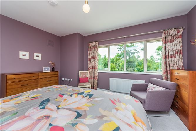 https://photos-a.propertyimages.ie/media/5/3/0/4941035/63ae851b-7151-4759-b5b1-fa40ef78fc2a_l.jpg