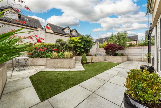 https://photos-a.propertyimages.ie/media/5/3/0/4941035/63ae851b-7151-4759-b5b1-fa40ef78fc2a_l.jpg