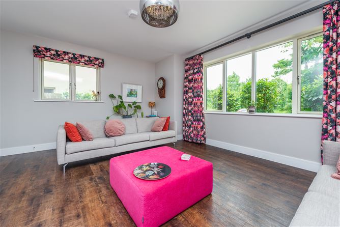 https://photos-a.propertyimages.ie/media/5/3/0/4941035/63ae851b-7151-4759-b5b1-fa40ef78fc2a_l.jpg