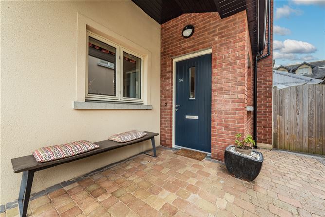 https://photos-a.propertyimages.ie/media/5/3/0/4941035/63ae851b-7151-4759-b5b1-fa40ef78fc2a_l.jpg
