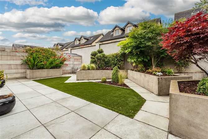 https://photos-a.propertyimages.ie/media/5/3/0/4941035/63ae851b-7151-4759-b5b1-fa40ef78fc2a_l.jpg