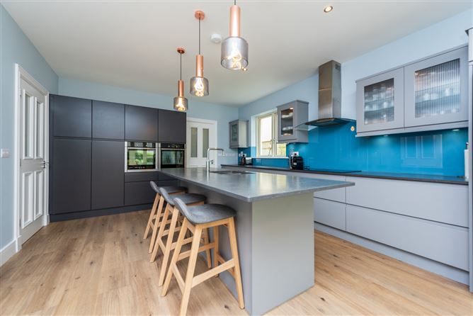 https://photos-a.propertyimages.ie/media/5/3/0/4941035/63ae851b-7151-4759-b5b1-fa40ef78fc2a_l.jpg