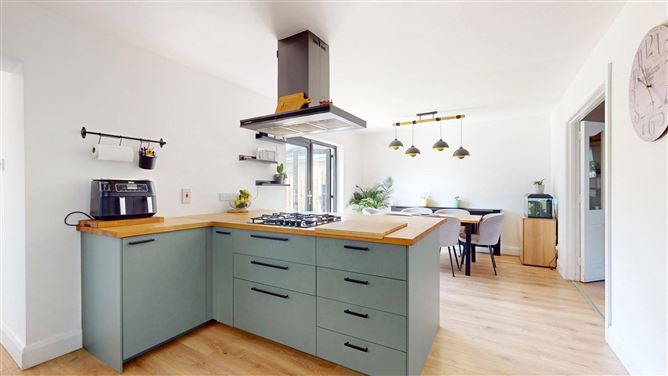 5 Village Gate, Ballycanew, Gorey, Wexford