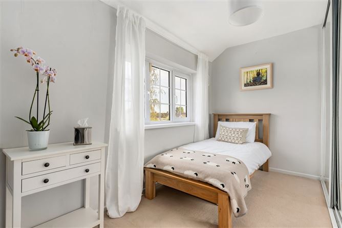 Photo 10 of 15 — 107 Mountain View Drive, Rathfarnham, Dublin 14