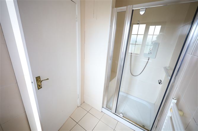 Photo 9 of 11 — 20 Castlecourt, Church Road, Carrigaline, Cork