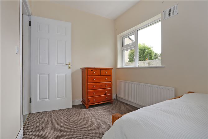 Photo 22 of 39 — 23 Dooneen Road, Woodview Park, Limerick