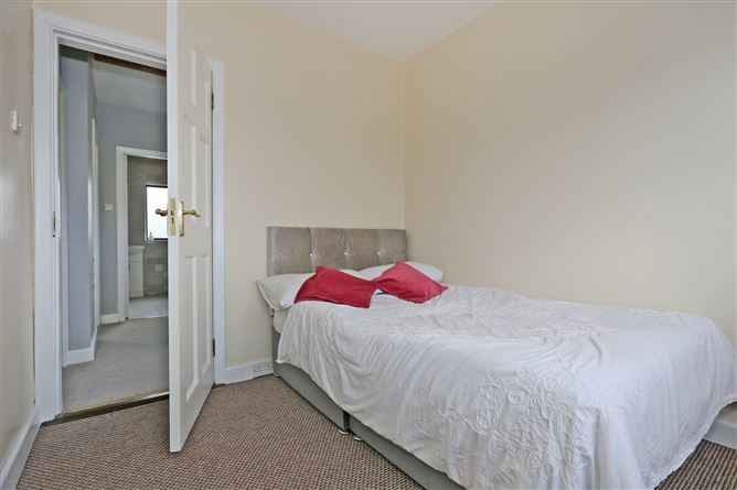 Photo 31 of 39 — 23 Dooneen Road, Woodview Park, Limerick