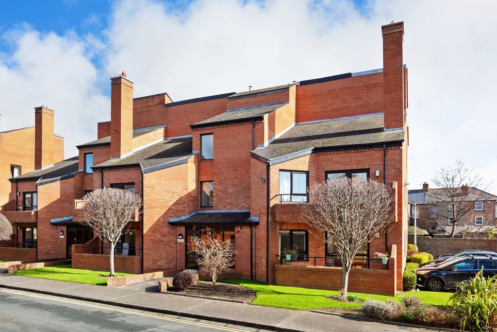 18 Brooklawn, Strandville Avenue, Clontarf, Dublin 3