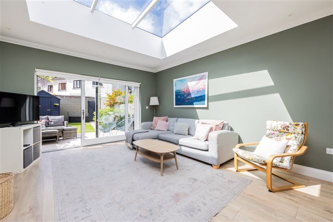 https://photos-a.propertyimages.ie/media/5/3/1/4999135/79933ef6-01ee-4bdd-a28f-47bb2192d22f_l.jpg