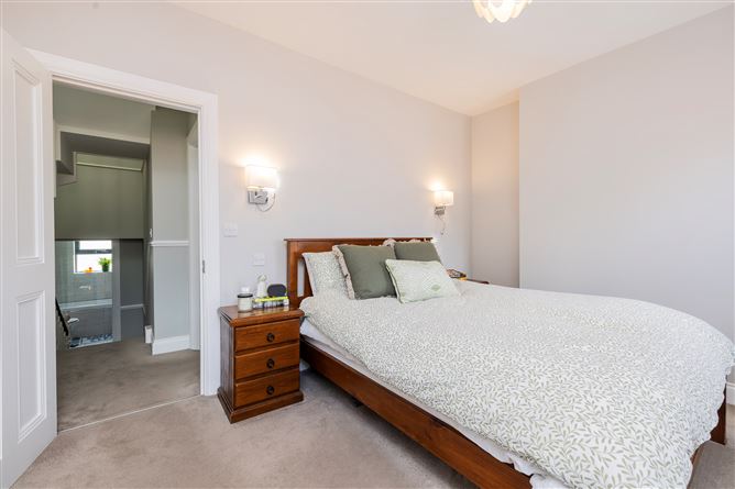 https://photos-a.propertyimages.ie/media/5/3/1/4999135/79933ef6-01ee-4bdd-a28f-47bb2192d22f_l.jpg