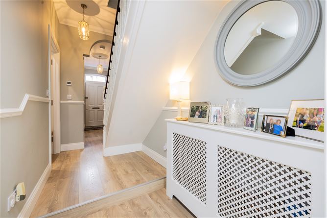 https://photos-a.propertyimages.ie/media/5/3/1/4999135/79933ef6-01ee-4bdd-a28f-47bb2192d22f_l.jpg