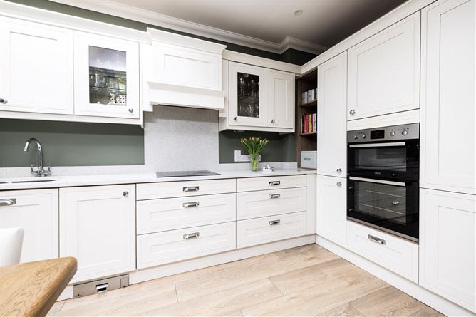 https://photos-a.propertyimages.ie/media/5/3/1/4999135/79933ef6-01ee-4bdd-a28f-47bb2192d22f_l.jpg
