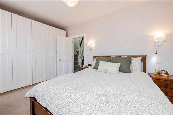 https://photos-a.propertyimages.ie/media/5/3/1/4999135/79933ef6-01ee-4bdd-a28f-47bb2192d22f_l.jpg
