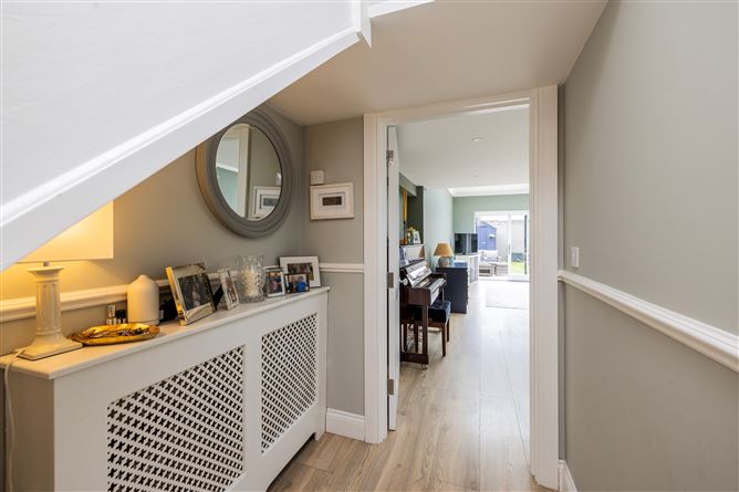 https://photos-a.propertyimages.ie/media/5/3/1/4999135/79933ef6-01ee-4bdd-a28f-47bb2192d22f_l.jpg